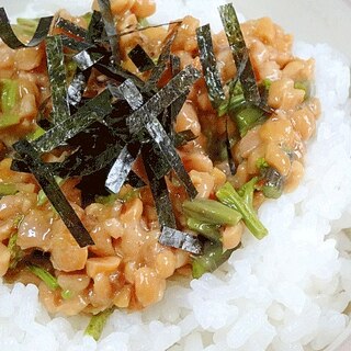 朝食に☆　とろっとろ「たたきワラビ納豆」